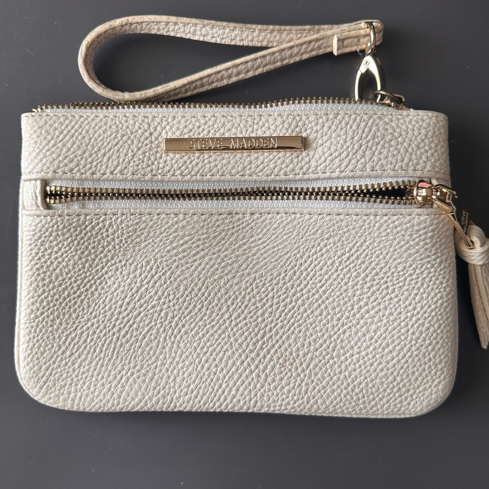 Steve Madden Cream Wristlet